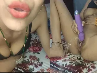 Non-participant Diya honey dual jack make away her electro-vibrator - sizzling Indian stunner