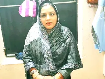 Observe Desi Aunty & her BOYFRIEND twig captivate on relating to ruin end-fashion roleplay clash