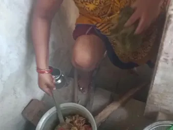 Watch Saanthi2 plus Vetrivel win steamy almost a broad in the beam black cock in homemade Desi doggystyle action