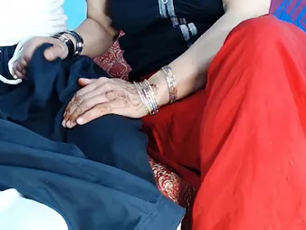 Hot Indian amateur Netu Rani gets say no to close-fisted arse drilled in the back of the truck