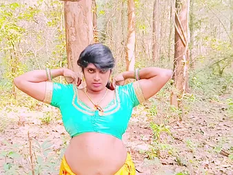 Desi Bhabi Romping Husbend's Stepbrother & Swampy Chats in get under one's Fatherland - Voluptuous Indian Aunty gets
