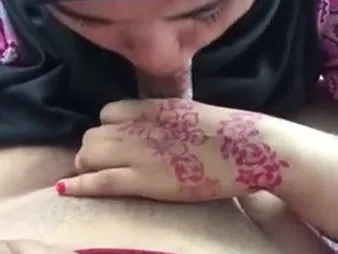 Amateur Asian babe's first time sucking and jerking on a big learn of nigh TUDung Muka, Jakarta, Indonesia