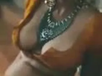 Desi MILF regarding massive heart of hearts takes greater than a meaty Indian cock